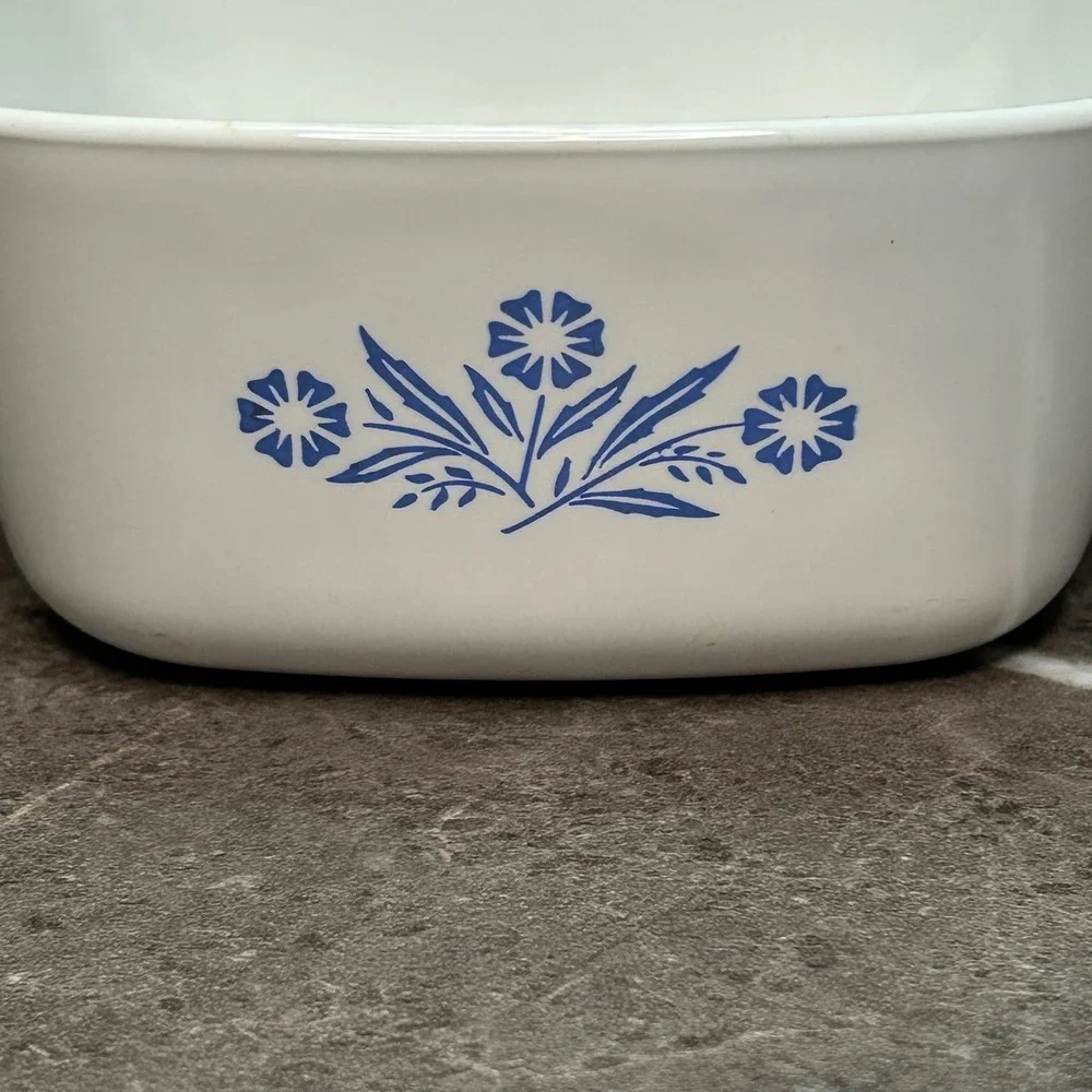 Corning Ware Blue Cornflower P-43-B 22 oz Square Casserole Dish Vintage USA